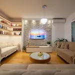 Penthouse Nikola *