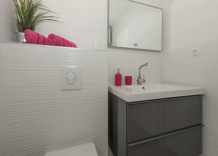 Penthouse Nikola Apartman *