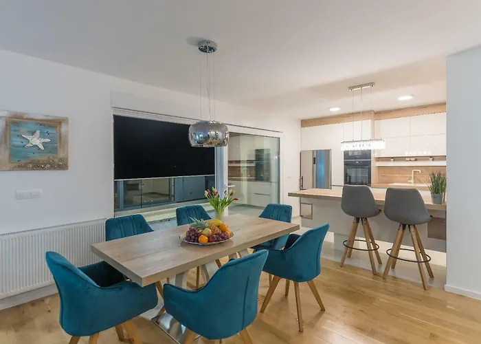 Penthouse Nikola Apartman *